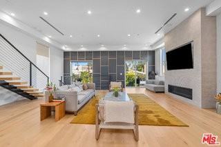 656 California Ave - Photo 2 of 8