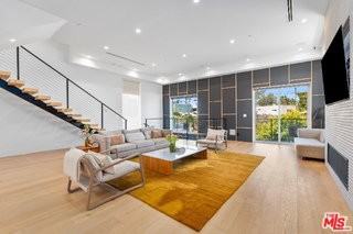 656 California Ave - Photo 3 of 8