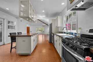 2411 Castle Heights Ave - Photo 4 of 8