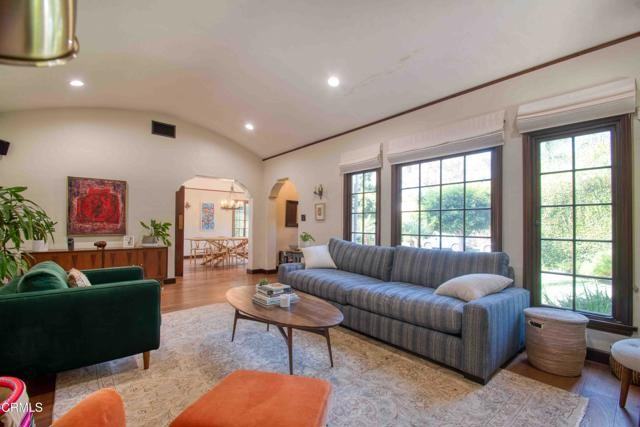 1014 Stearns Dr - Photo 5 of 8