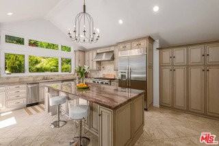 9545 Dalegrove Dr - Photo 3 of 8