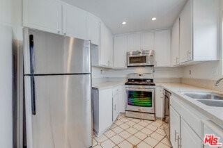 832 Palm Ave #305 - Photo 3 of 8