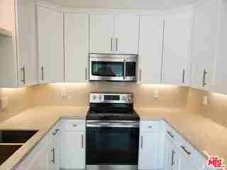 1117 S Bedford St #102 - Photo 3 of 8