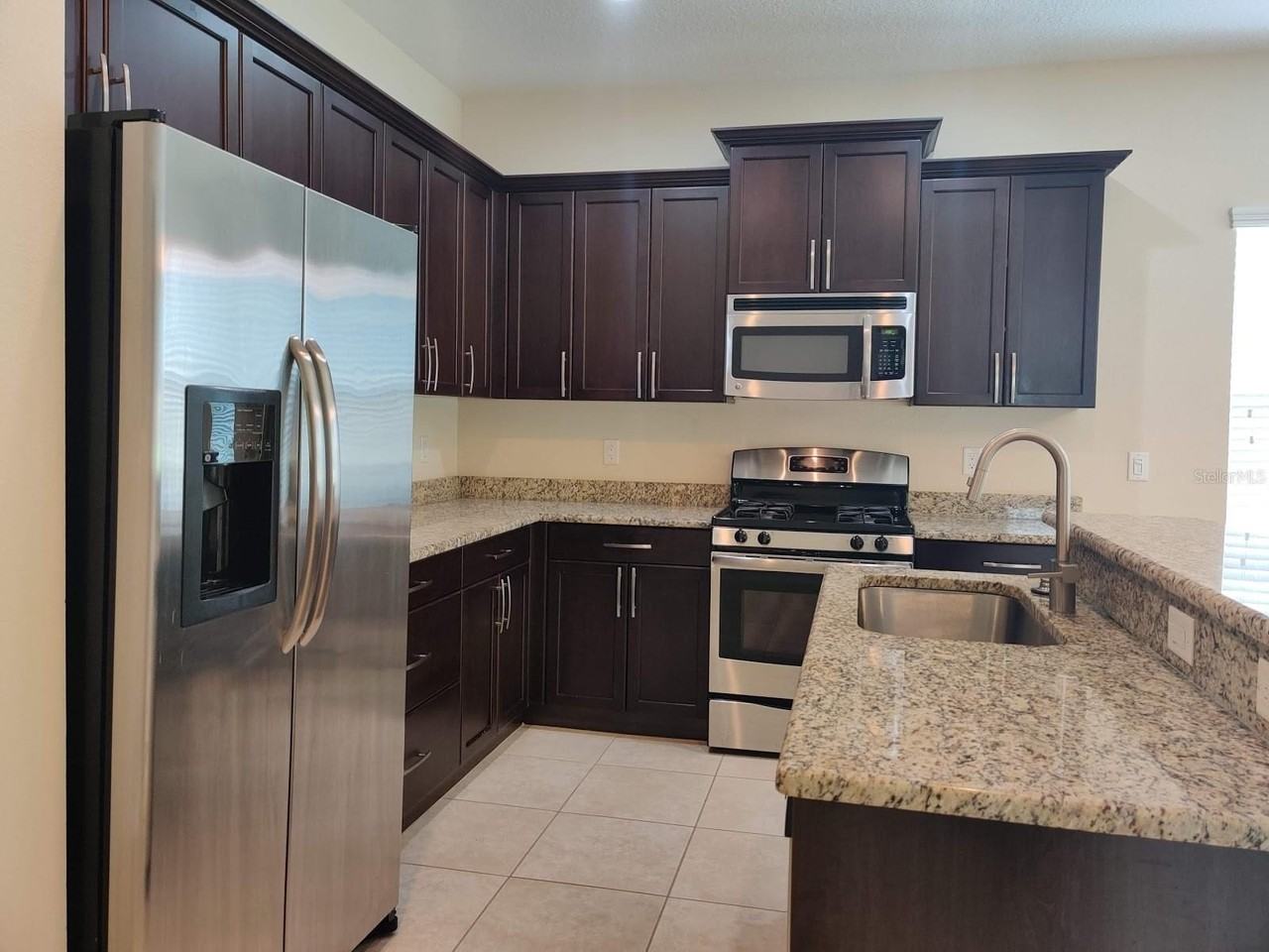 12256 Longview Lake Cir - Photo 5 of 35