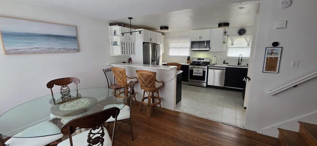 512 N Somerset Ave - Photo 2 of 17