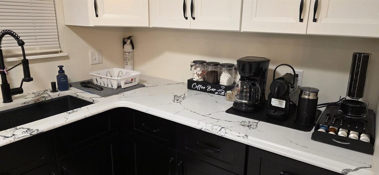 512 N Somerset Ave - Photo 6 of 17