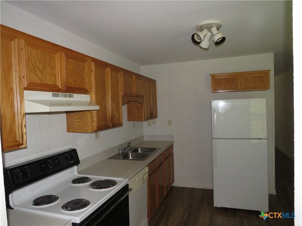 1623 Pontotoc Trce #A - Photo 5 of 9