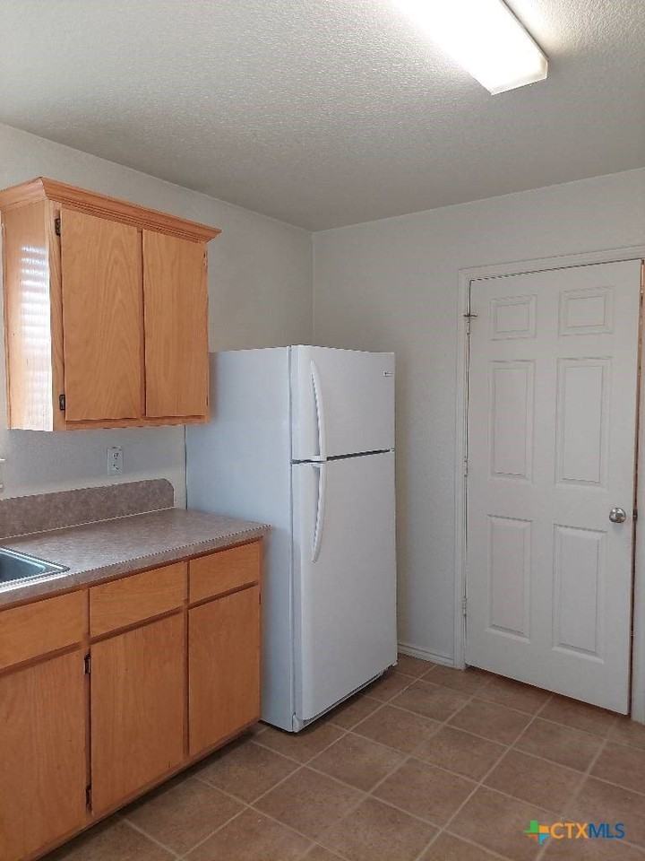 3902 Bolivar Dr - Photo 4 of 11