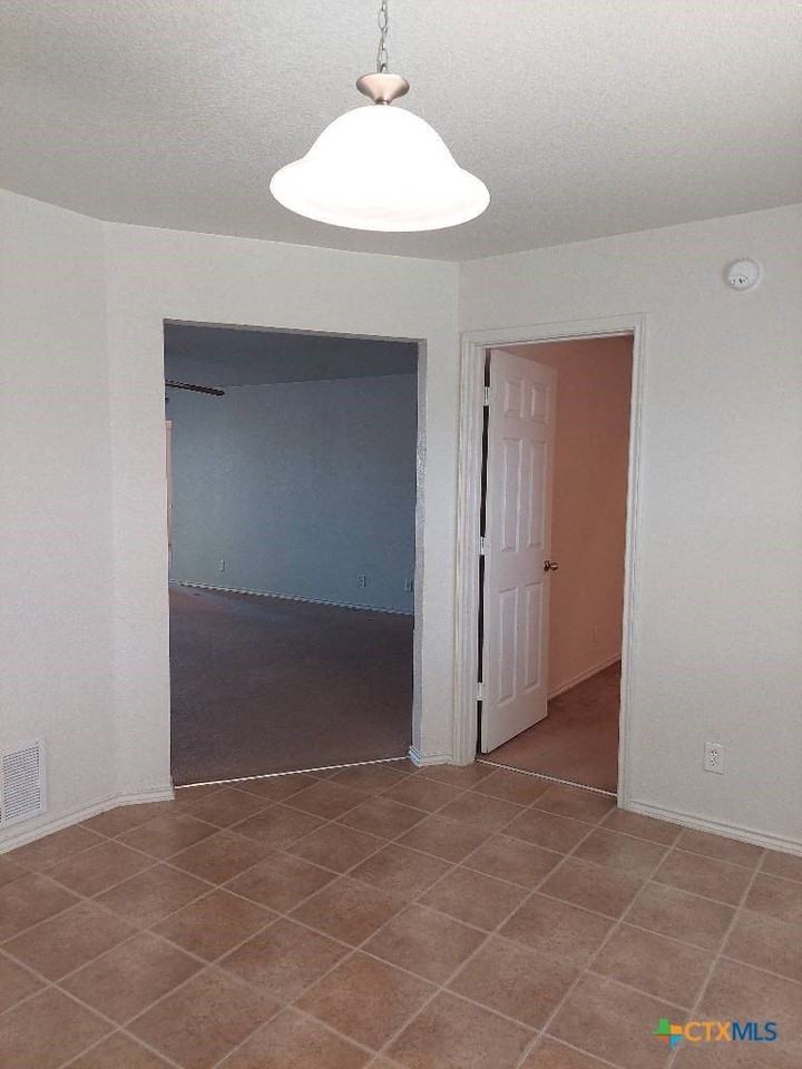 3902 Bolivar Dr - Photo 7 of 11