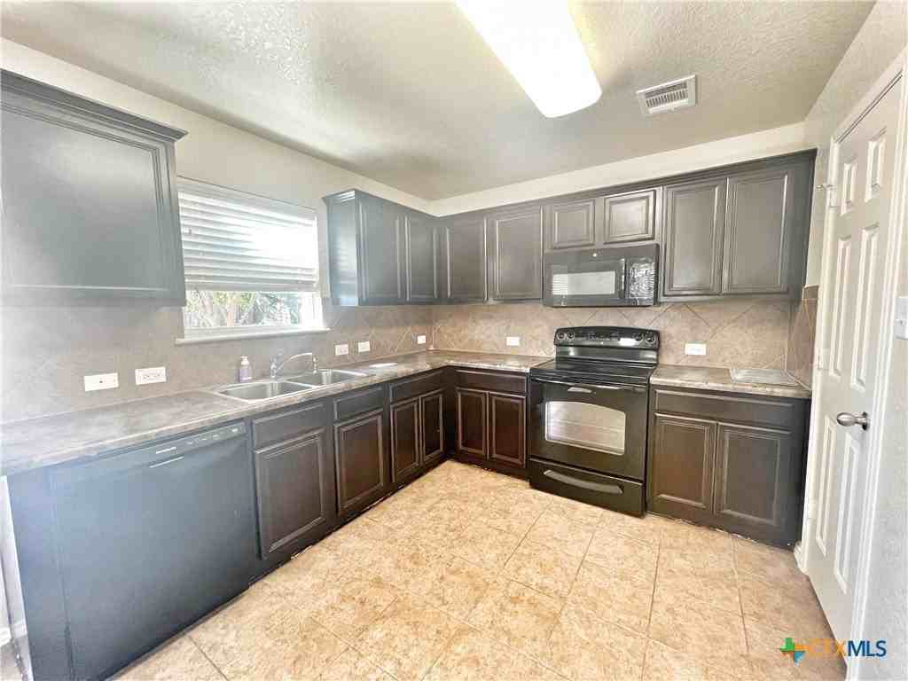 655 Tom Kemp Dr - Photo 4 of 29