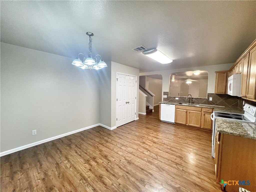 364 Starling Crk - Photo 7 of 29