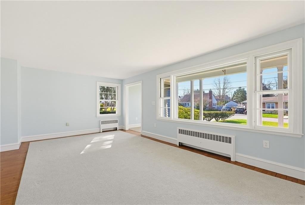 111 Beach Rd - Photo 2 of 17