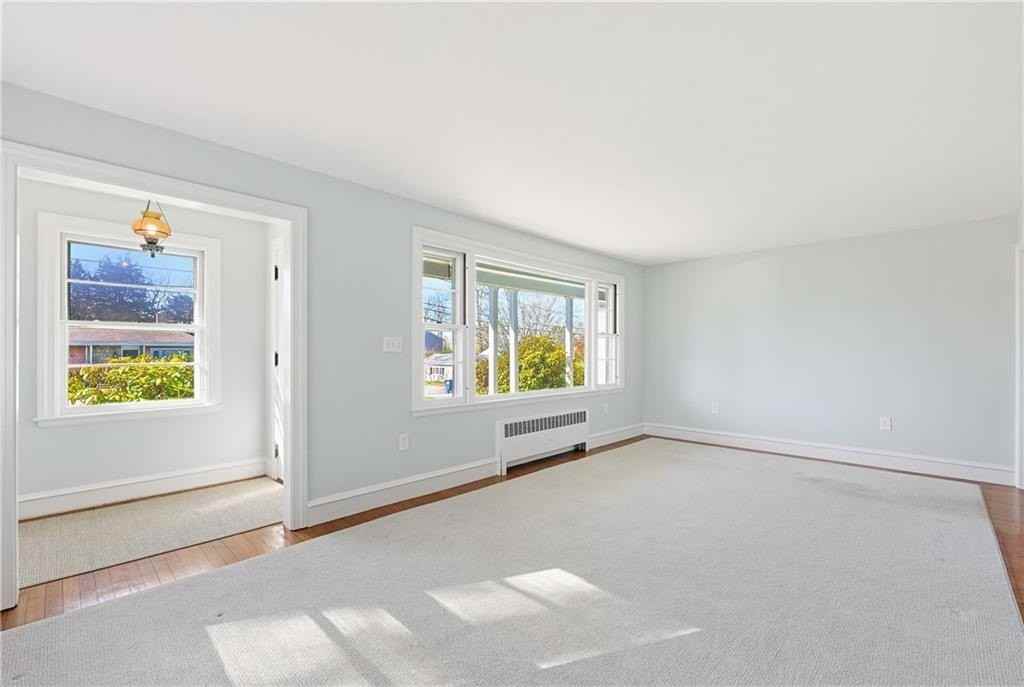 111 Beach Rd - Photo 3 of 17