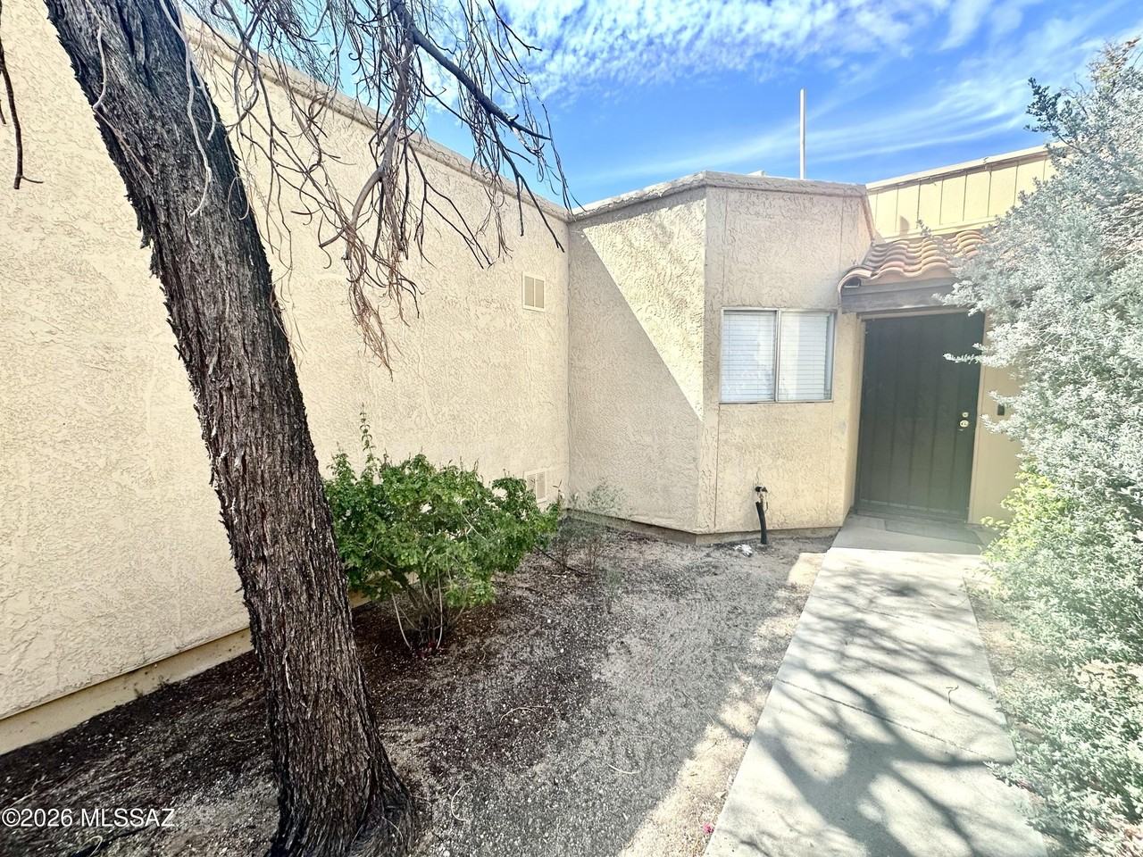 4300 W Pyracantha Dr - Photo 2 of 18