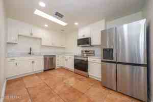 featured image of 1654 N Rosemont Blvd #1