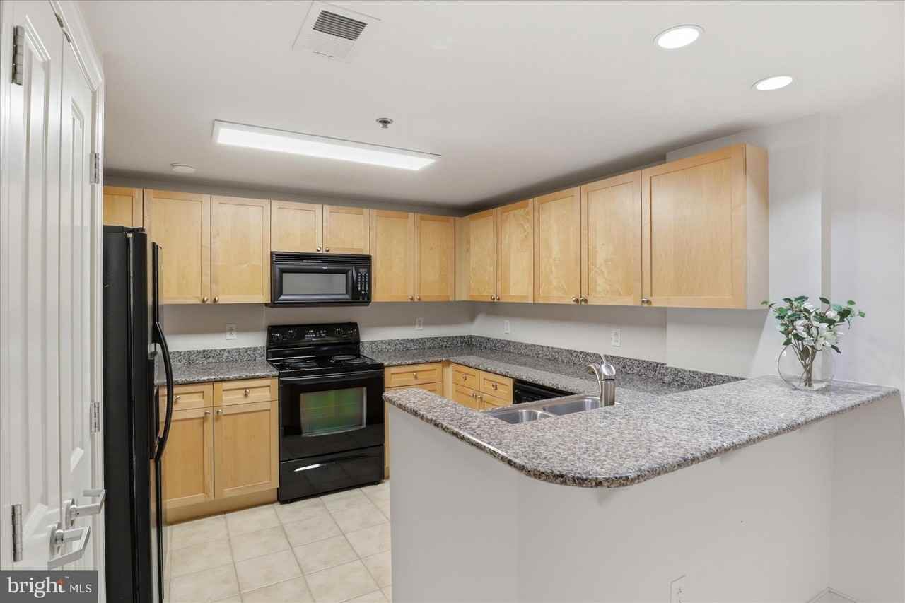 777 7th St Nw #732 - Photo 5 of 29