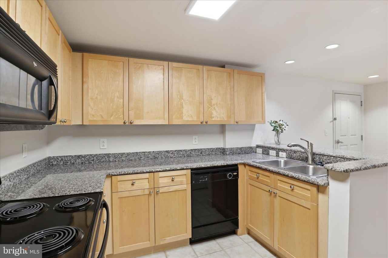 777 7th St Nw #732 - Photo 6 of 29