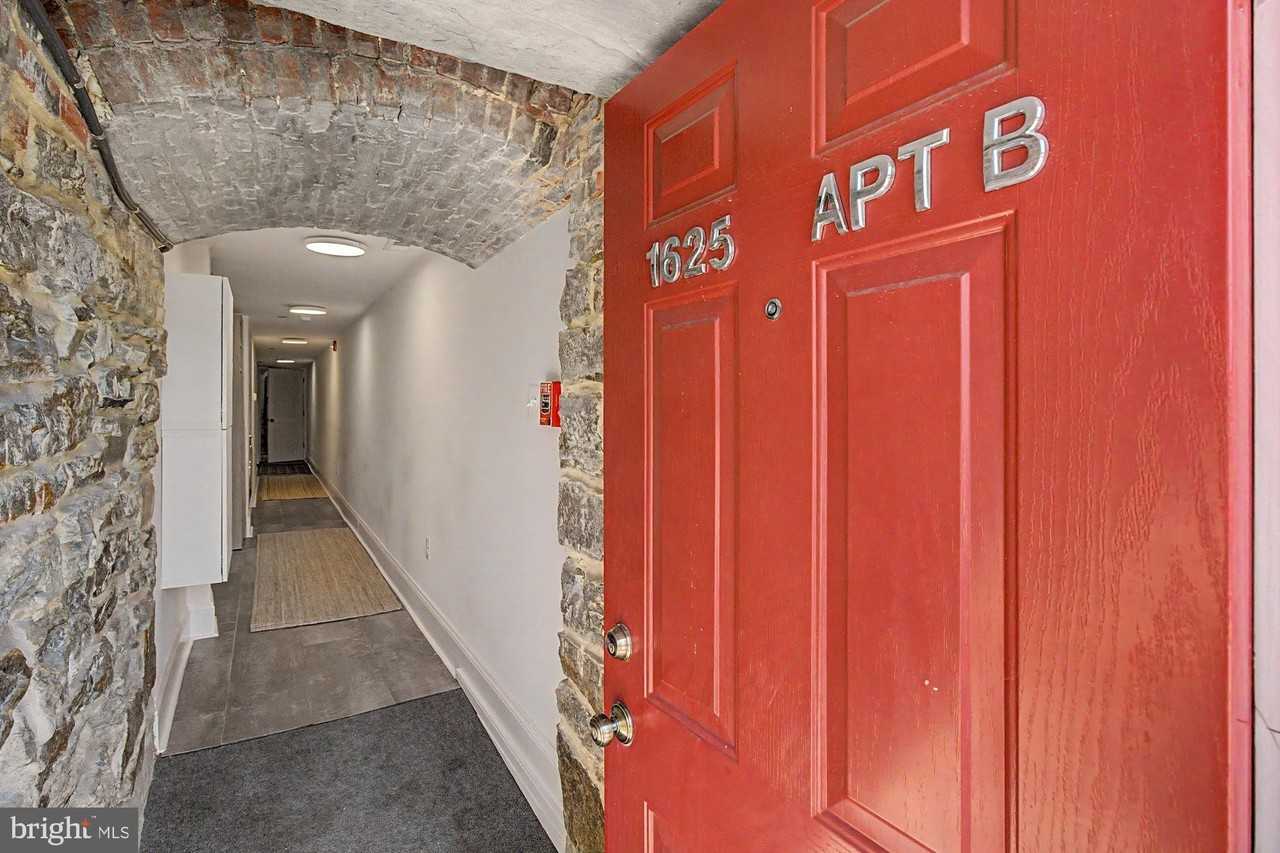1625 Saint Paul St #B - Photo 2 of 16