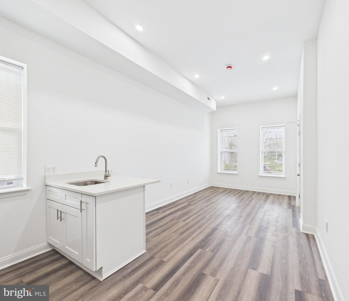 1315 Harlem Ave #B - Photo 4 of 25