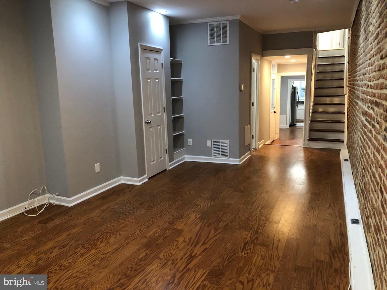 1929 Gough St - Photo 4 of 32