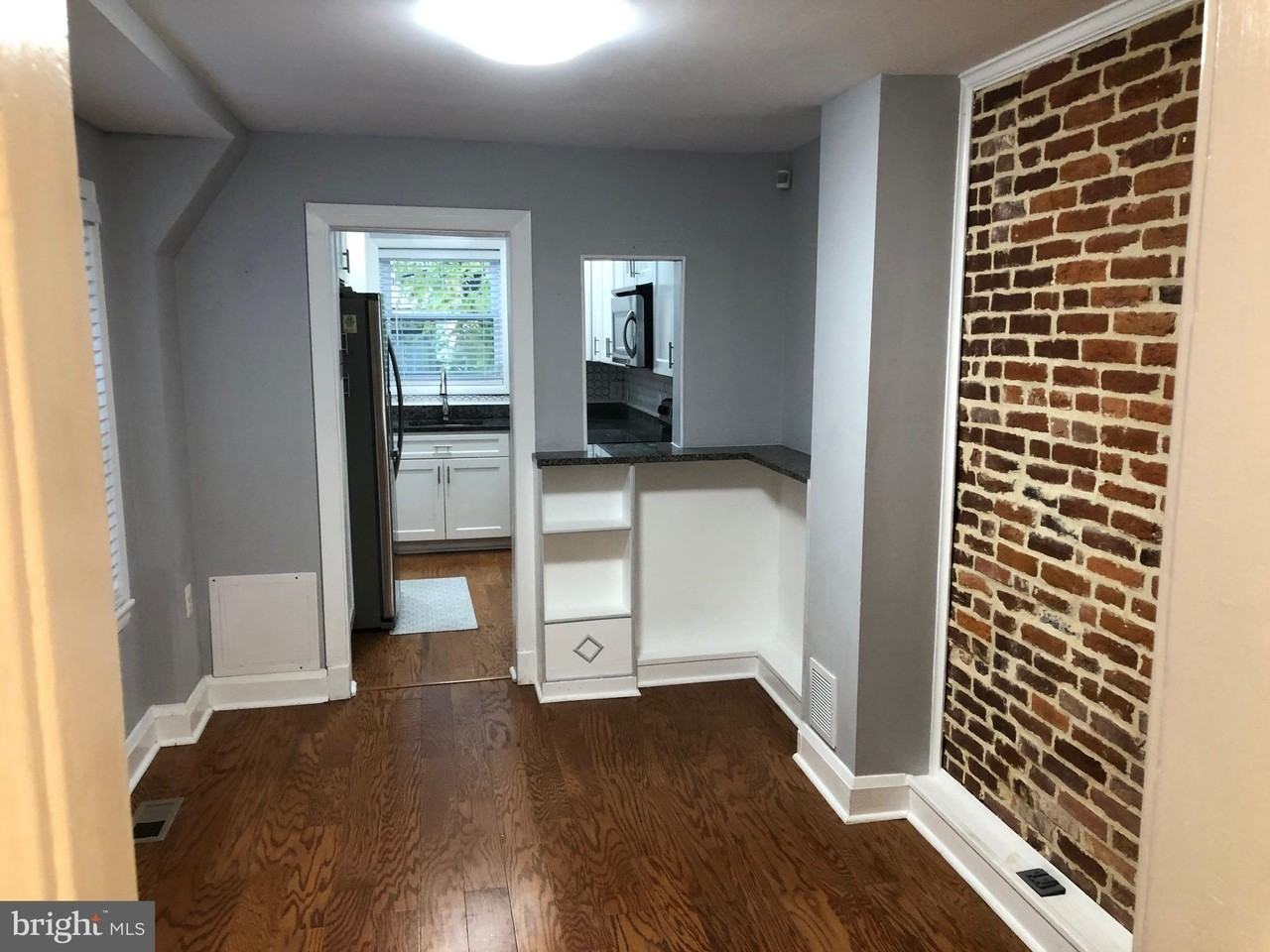 1929 Gough St - Photo 5 of 32