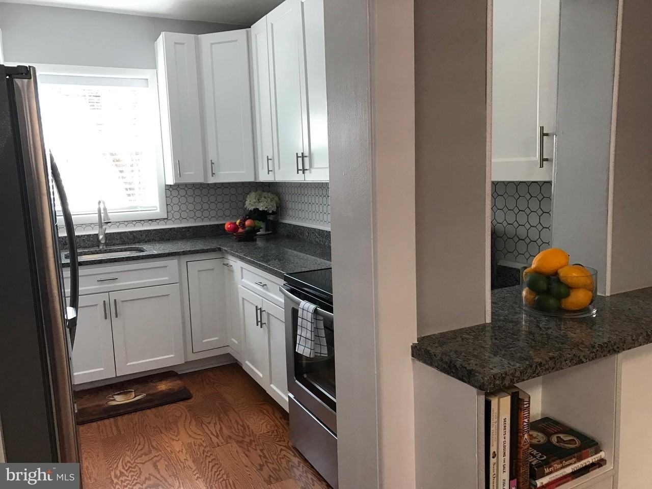 1929 Gough St - Photo 7 of 32