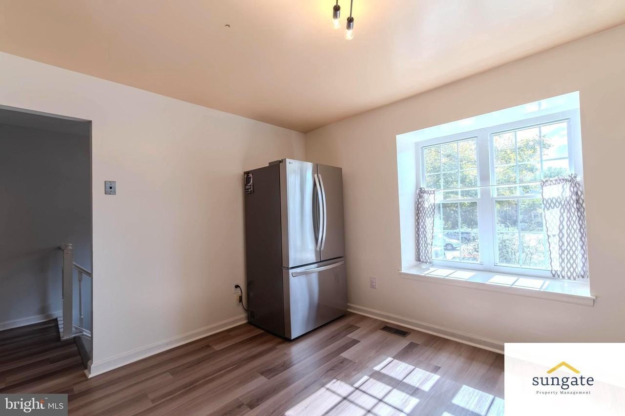 12 Daria Ct - Photo 3 of 40