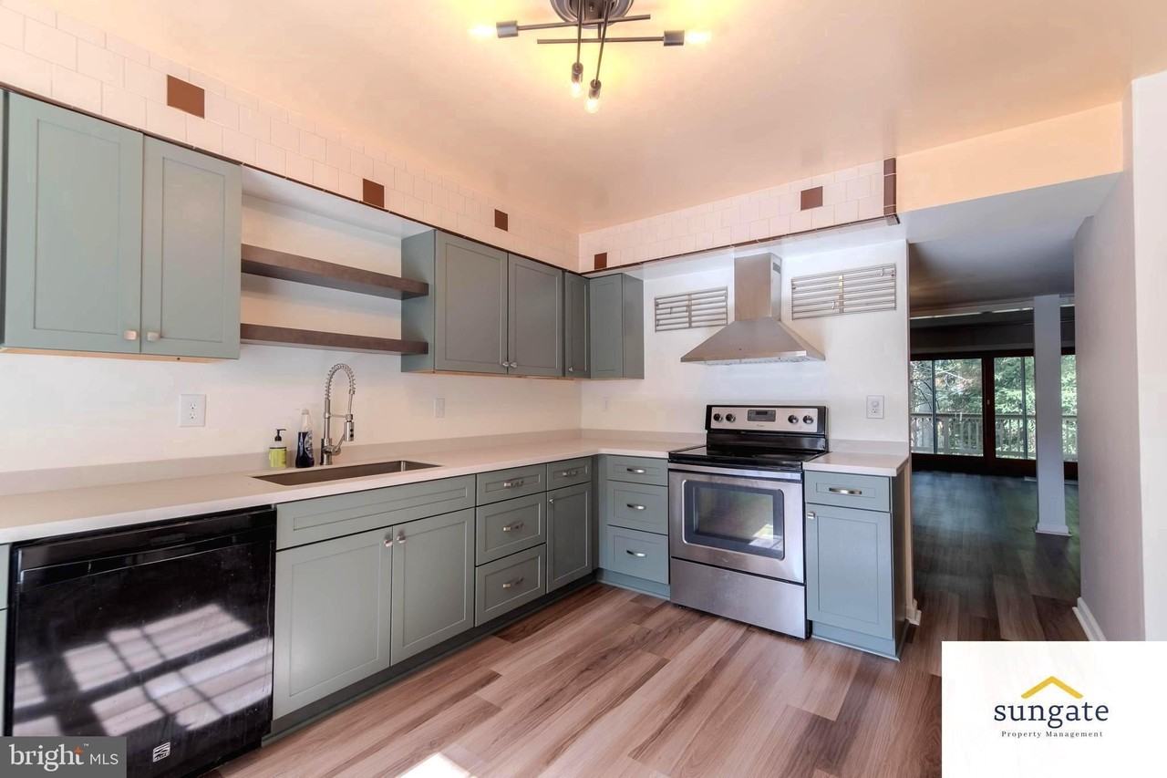 12 Daria Ct - Photo 5 of 40