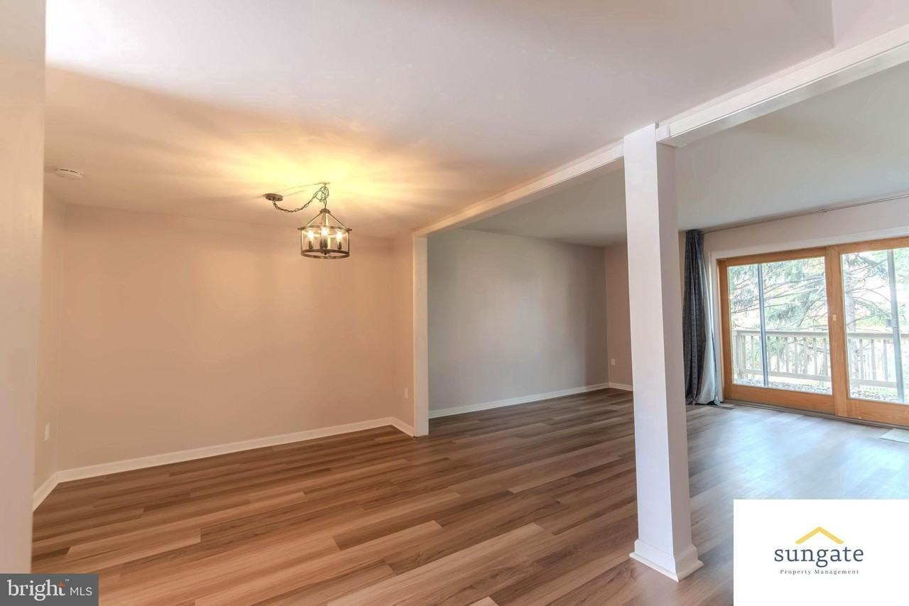 12 Daria Ct - Photo 7 of 40