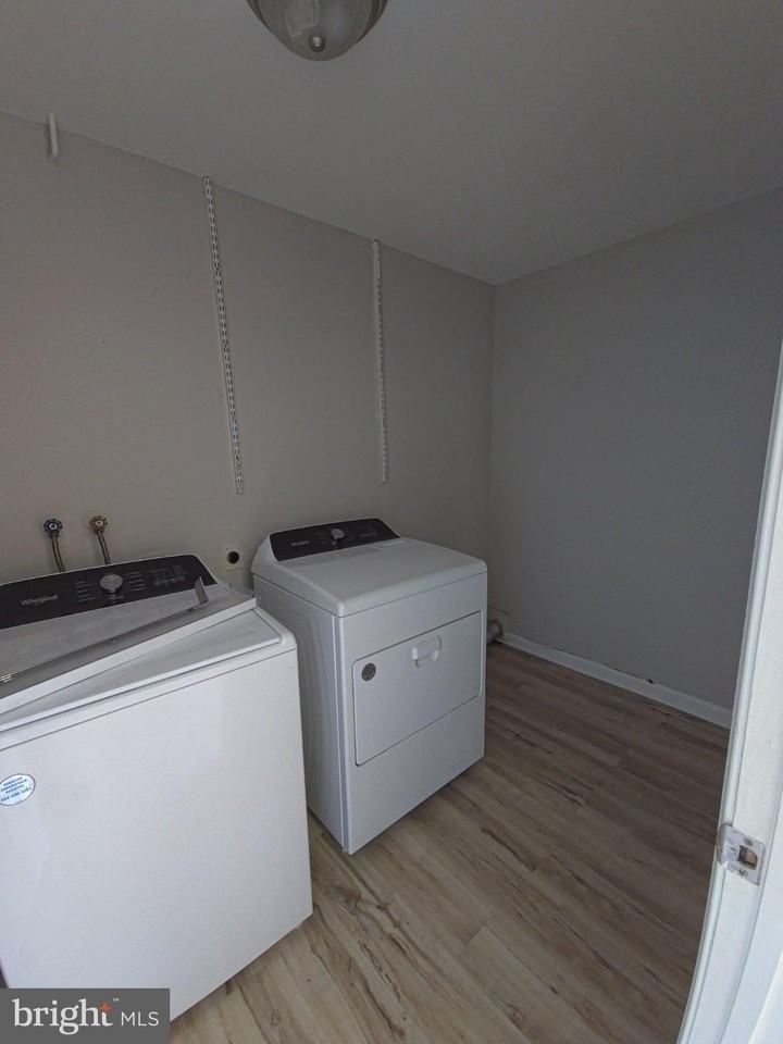 546 Wellington Ct - Photo 5 of 15