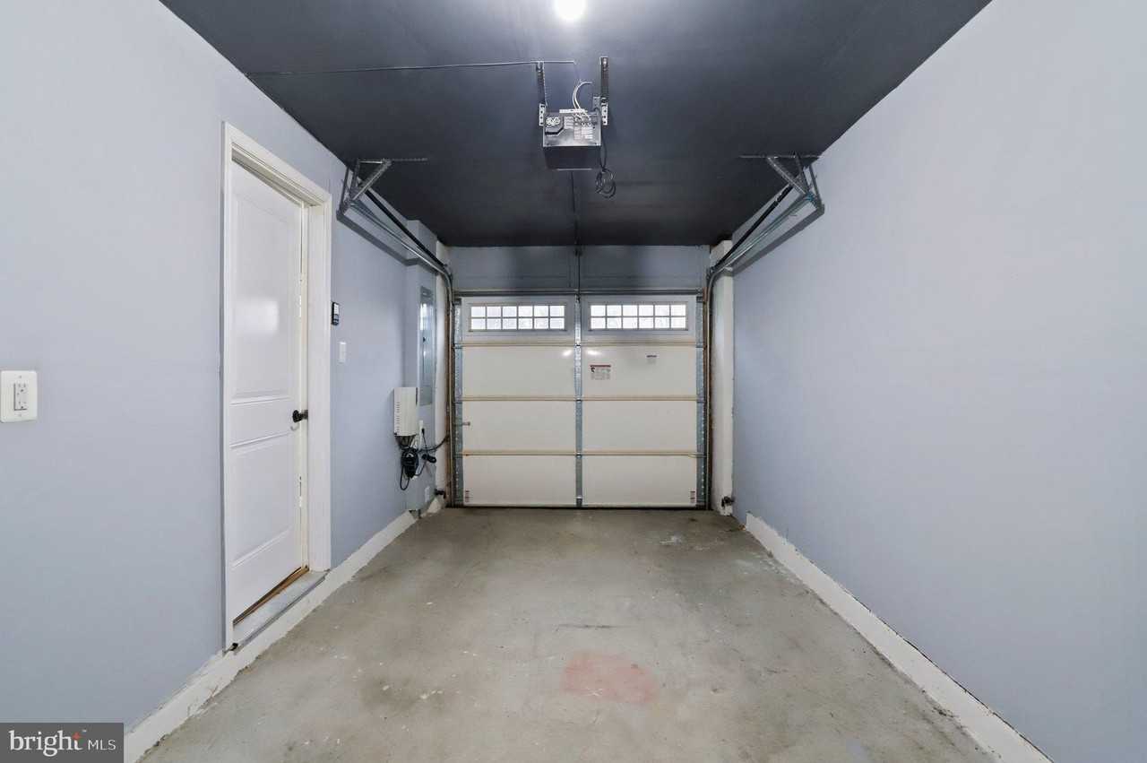 8079 Locust Mill St - Photo 7 of 37