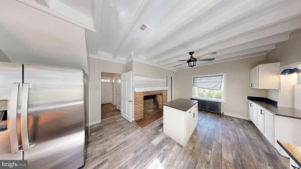 7309 River Rd - Photo 2 of 34