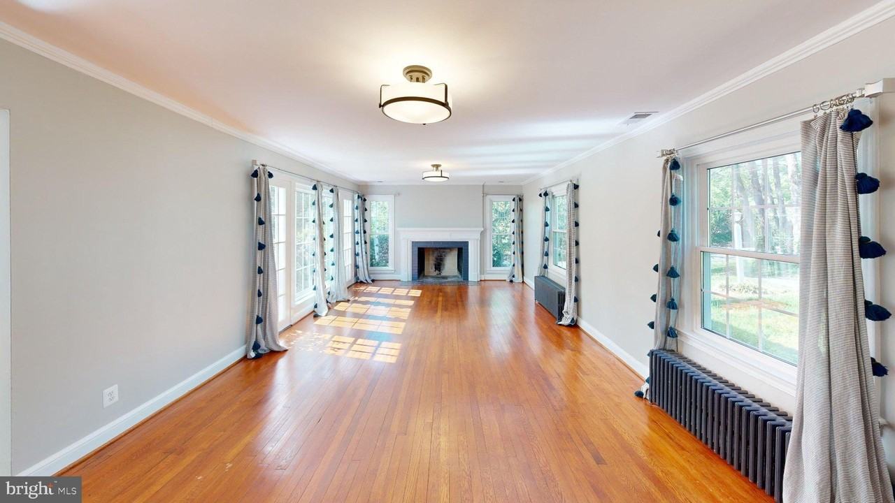 7309 River Rd - Photo 5 of 34