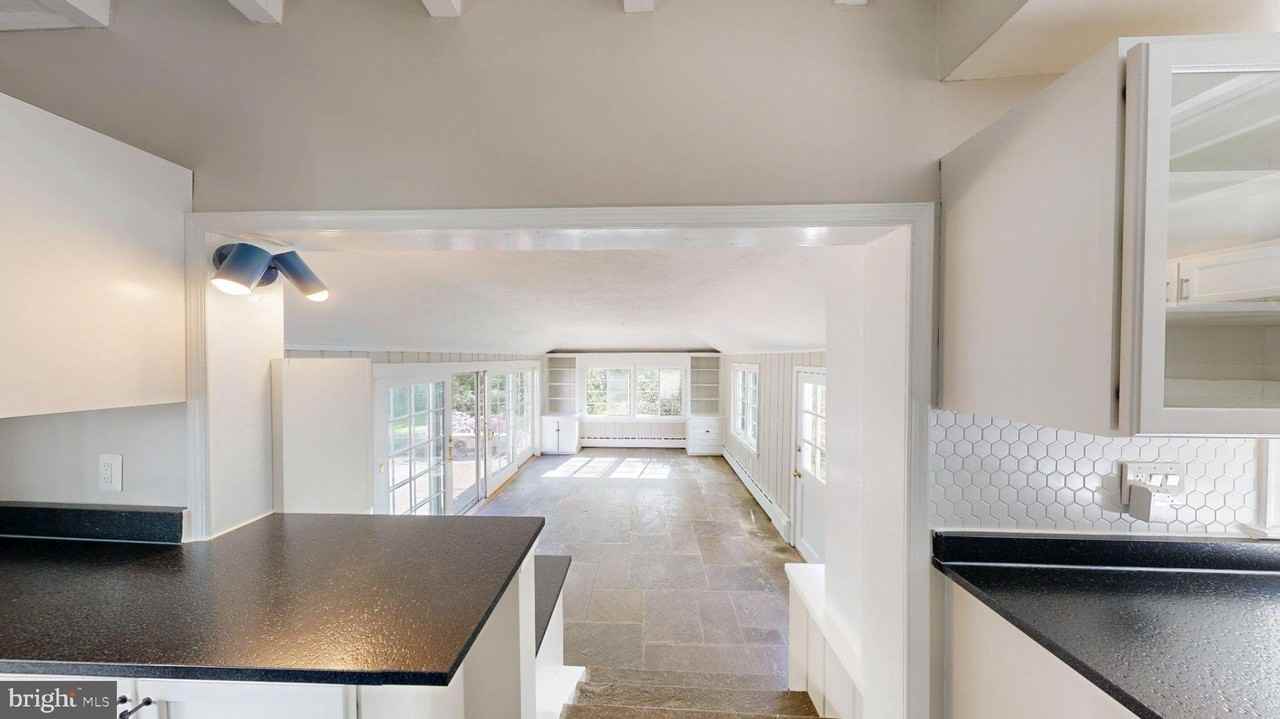 7309 River Rd - Photo 6 of 34