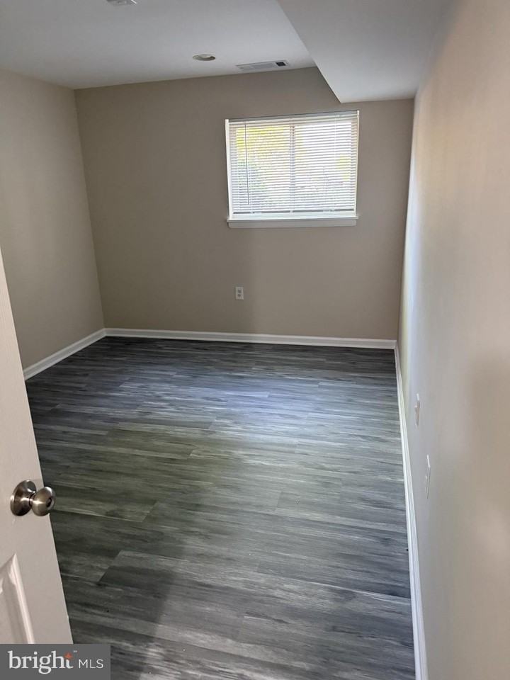 18724 Walkers Choice Rd #2 - Photo 3 of 17