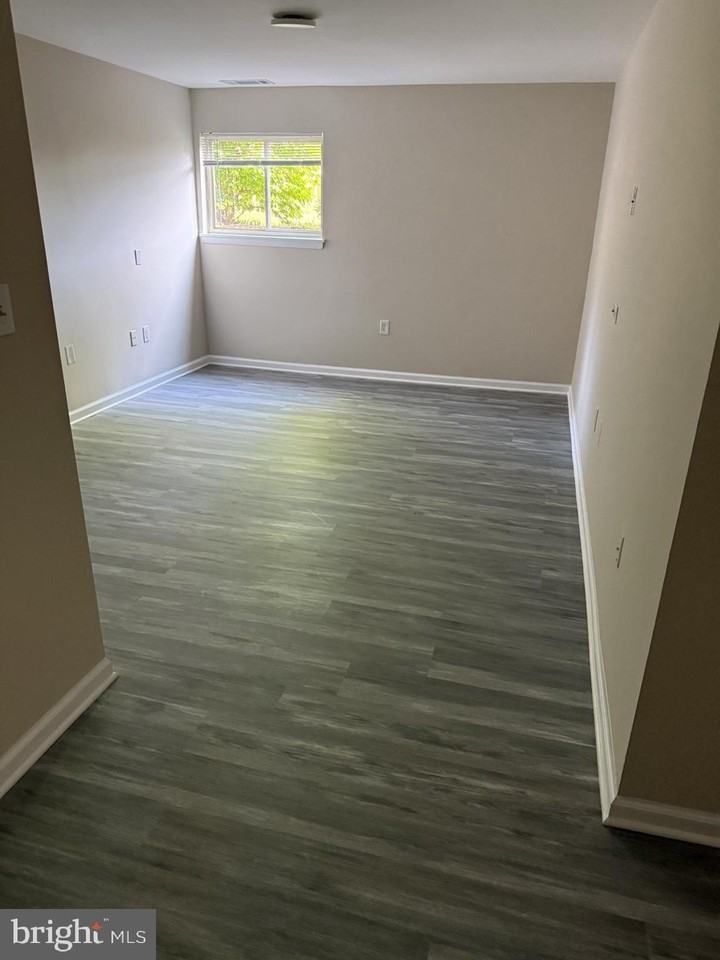 18724 Walkers Choice Rd #2 - Photo 4 of 17