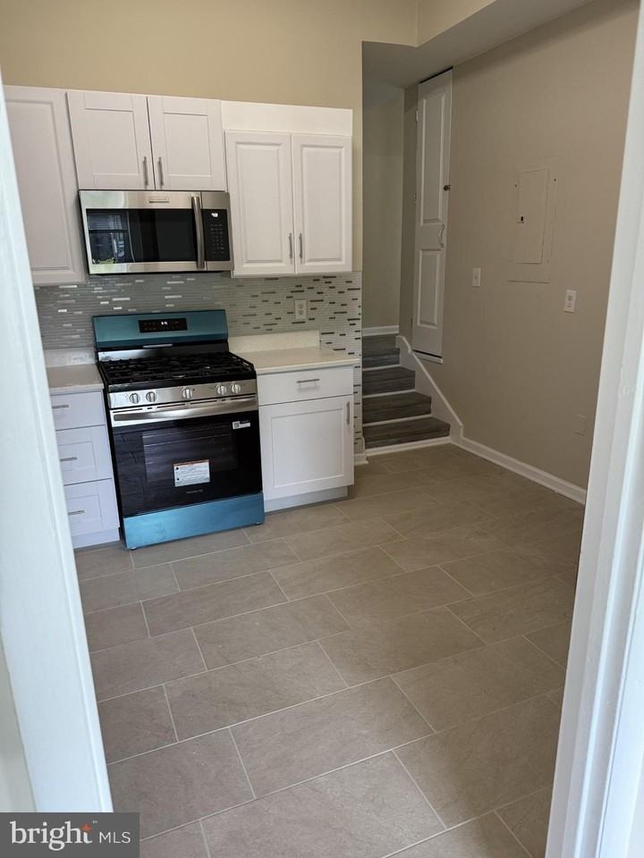 18724 Walkers Choice Rd #2 - Photo 7 of 17