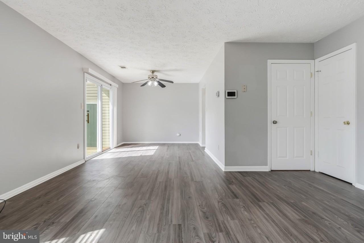 3036 New Oak Ln - Photo 4 of 28