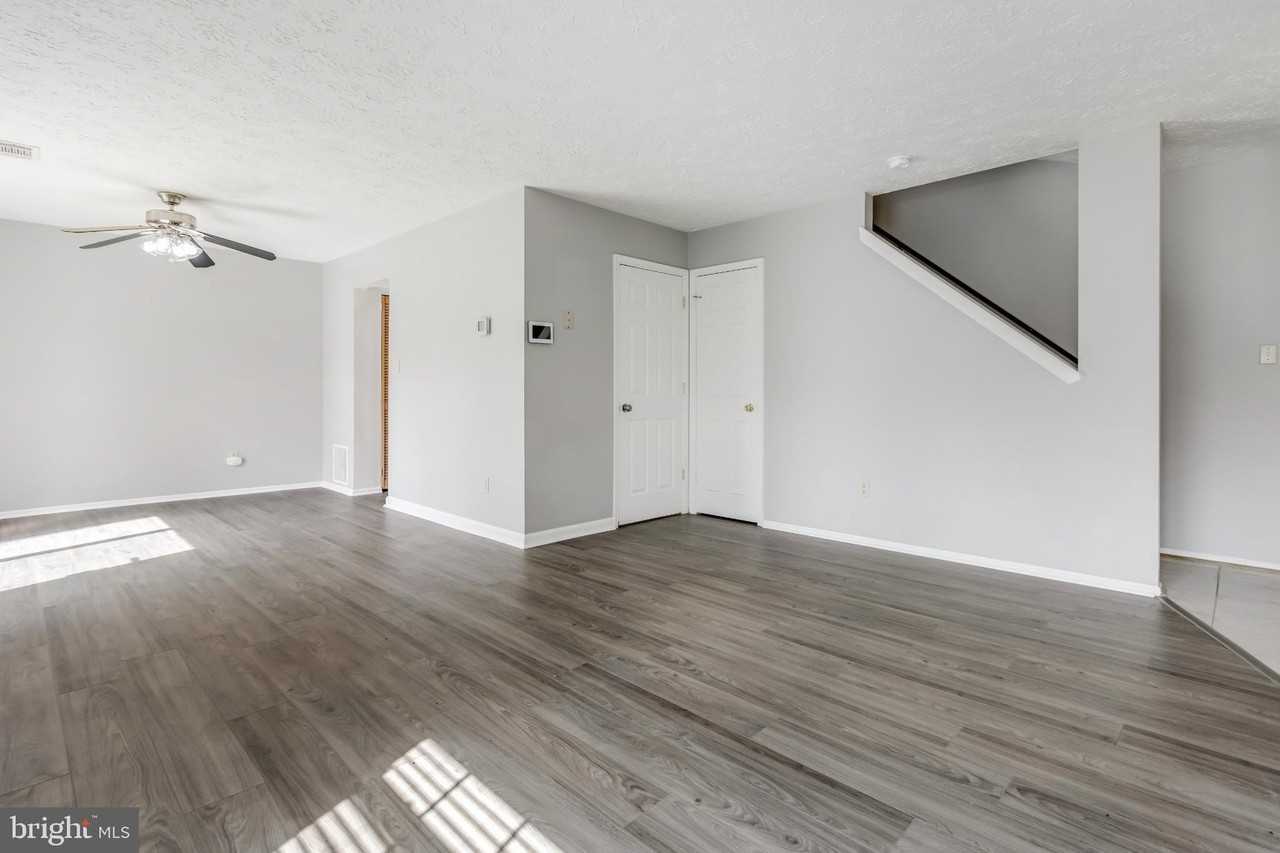 3036 New Oak Ln - Photo 5 of 28