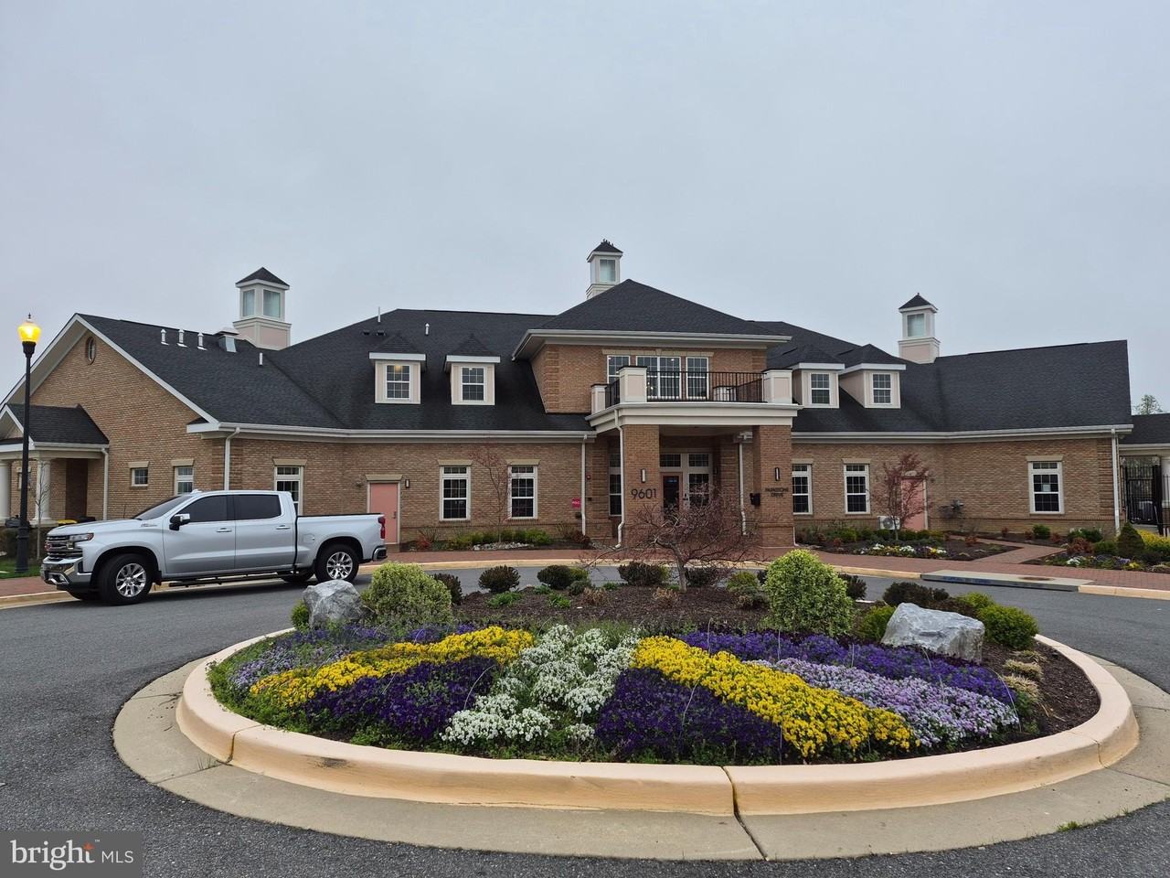 9707 Glassy Creek Way - Photo 4 of 26