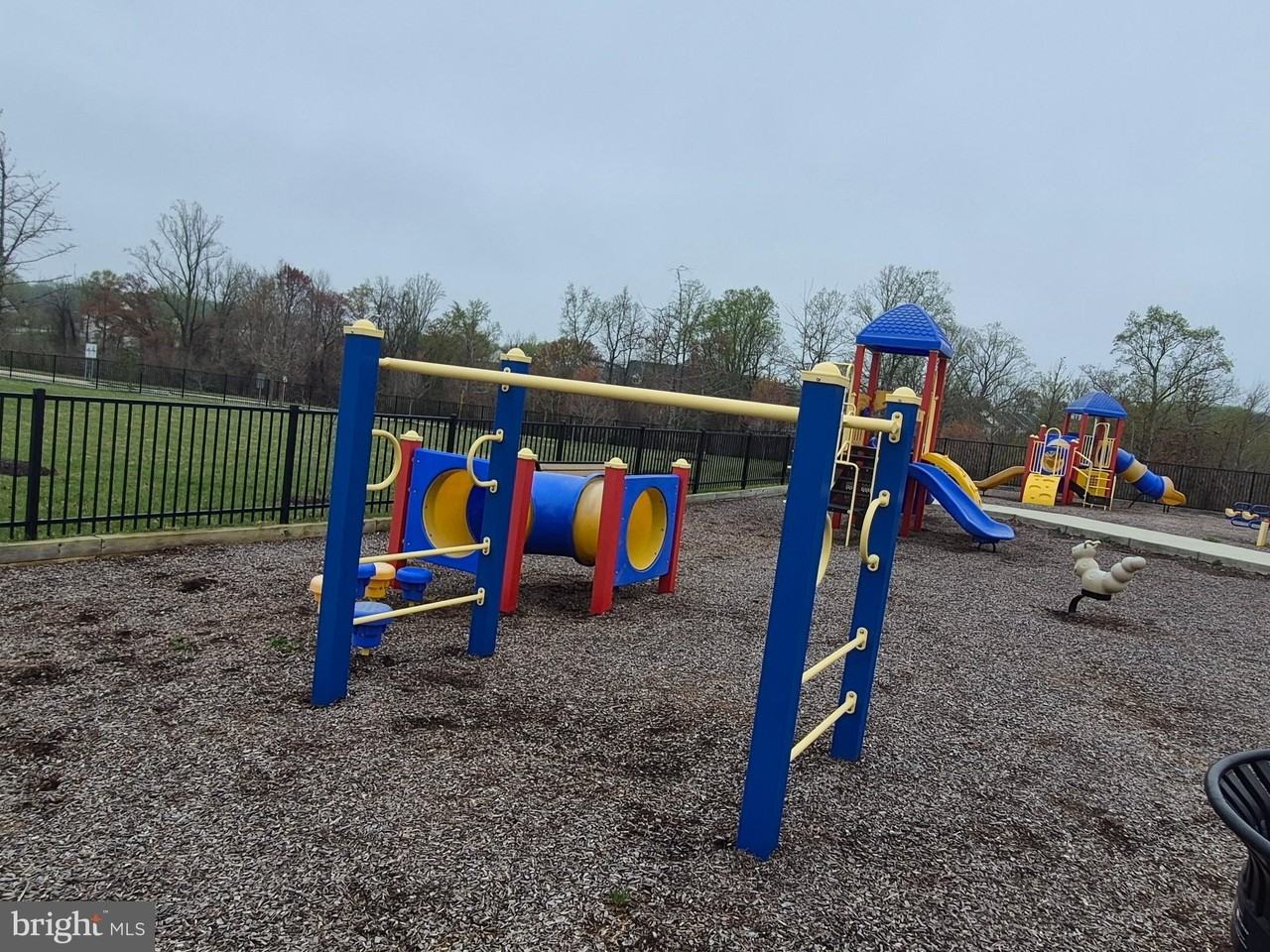 9707 Glassy Creek Way - Photo 5 of 26