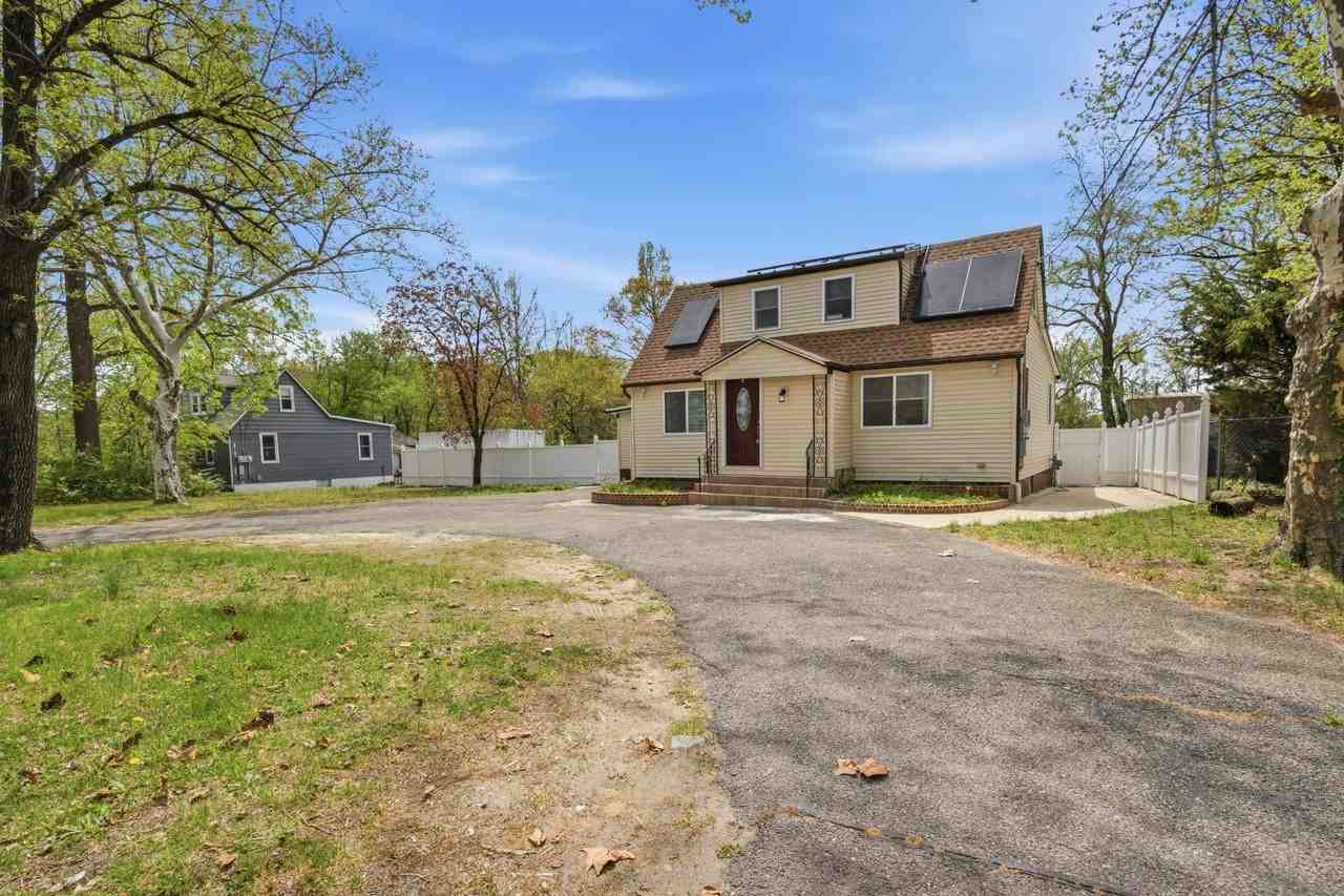 28 Hartford Rd - Photo 2 of 27