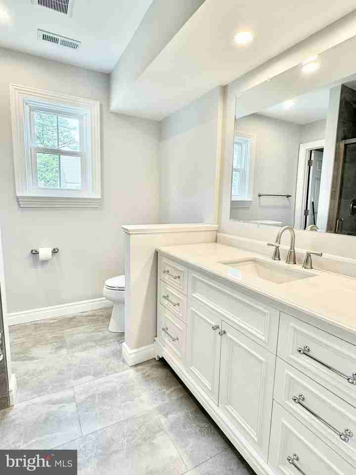 1 Foxborough Ct - Photo 7 of 21