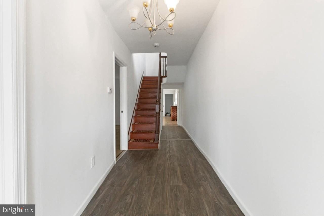 211 Broad St - Photo 6 of 18