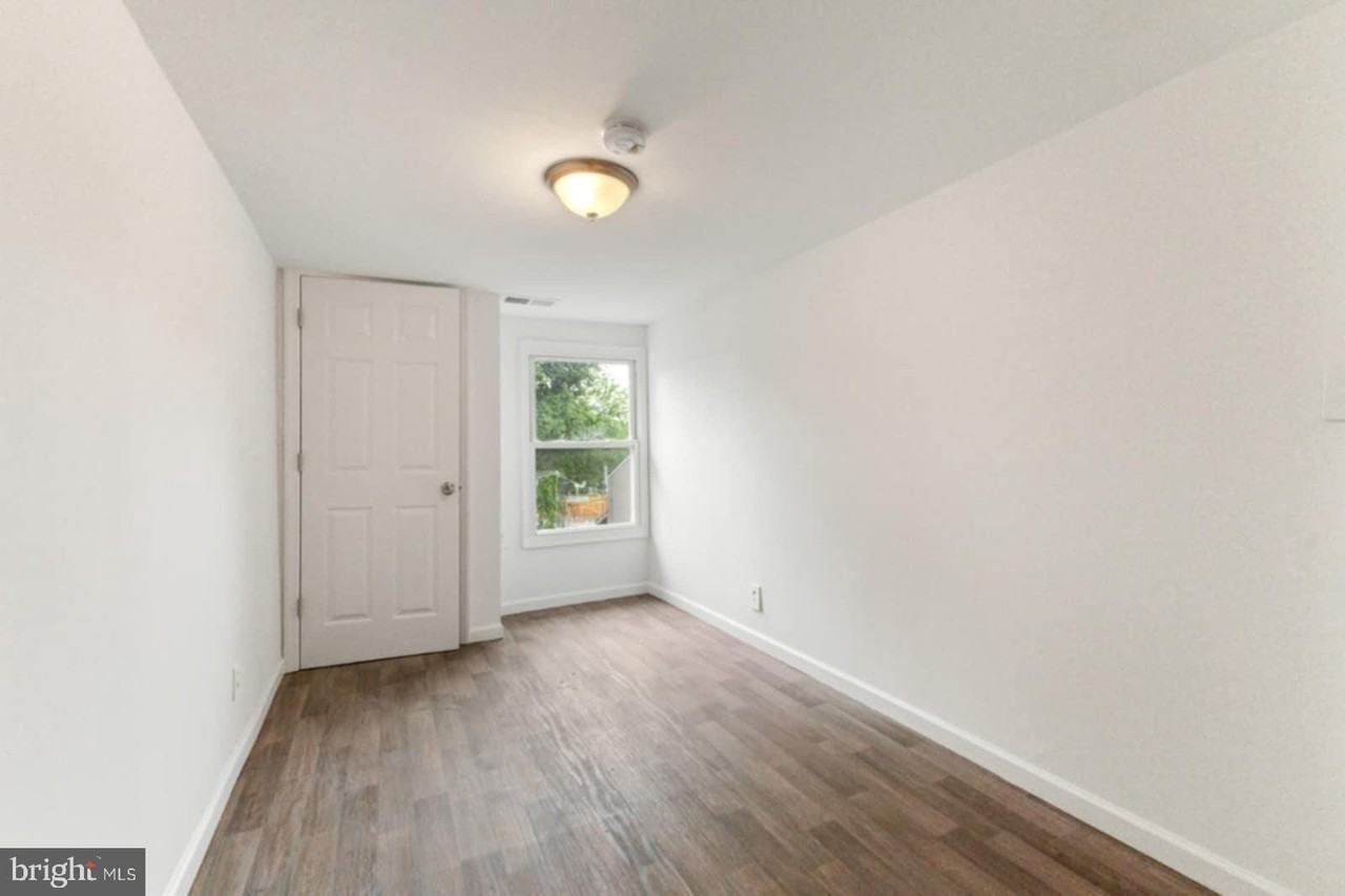 211 Broad St - Photo 7 of 18