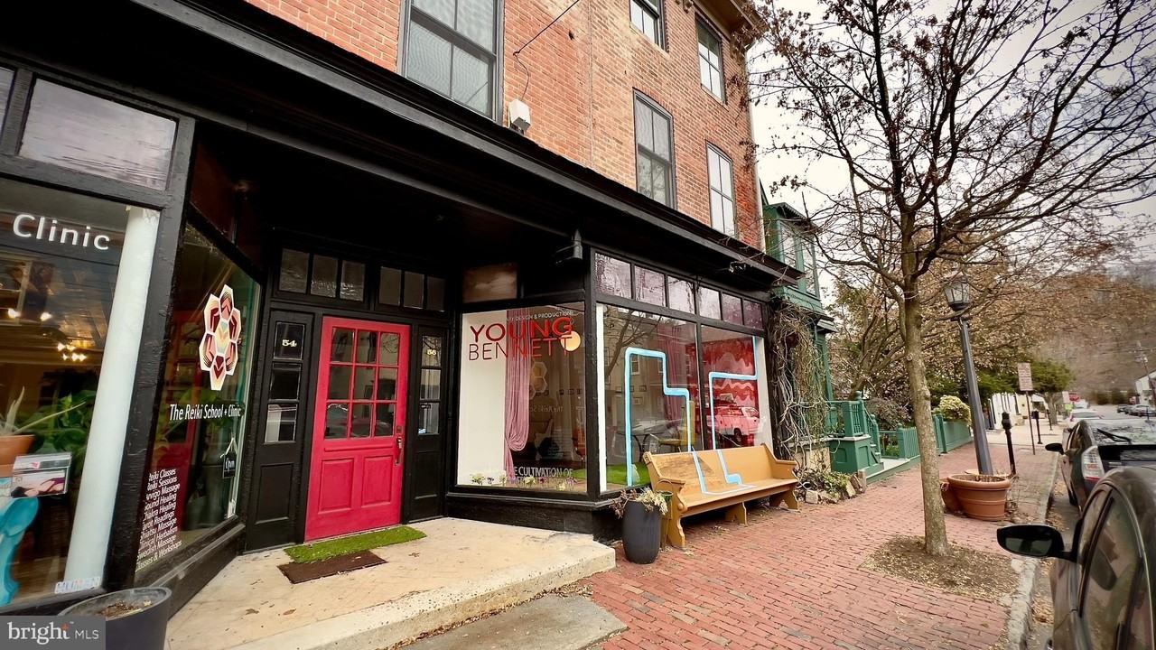 54--56 CORYELL Street #1 - Photo 3 of 6