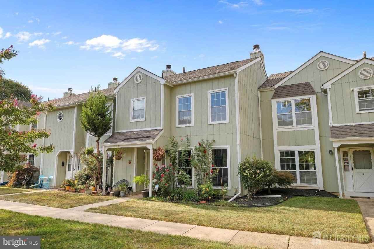 5 Pond View Dr - Photo 2 of 28