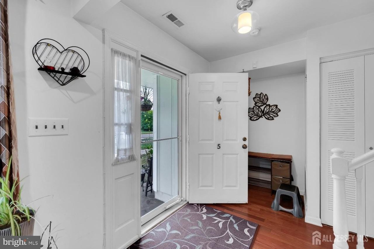 5 Pond View Dr - Photo 6 of 28