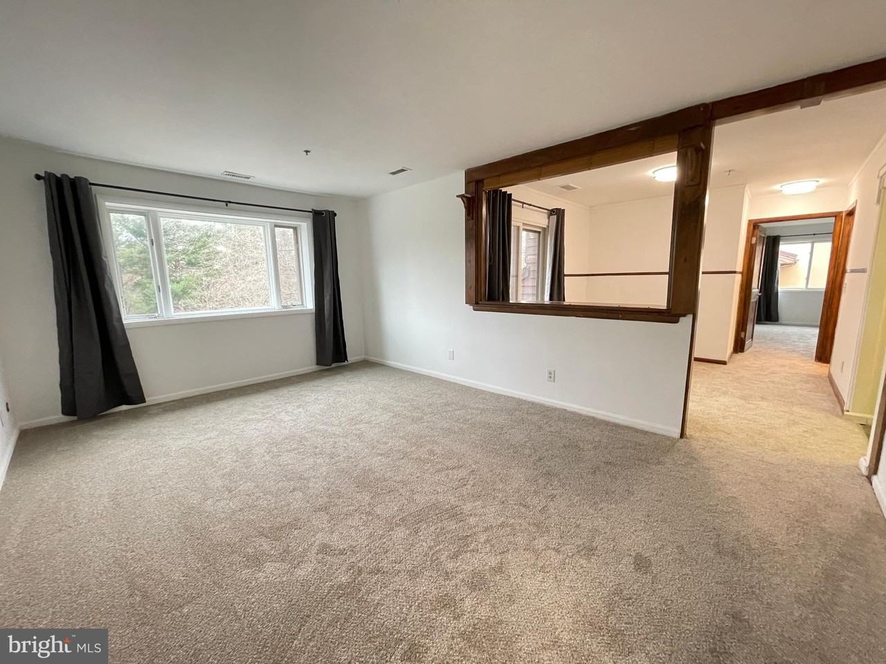 2309 Sayre Dr - Photo 3 of 11