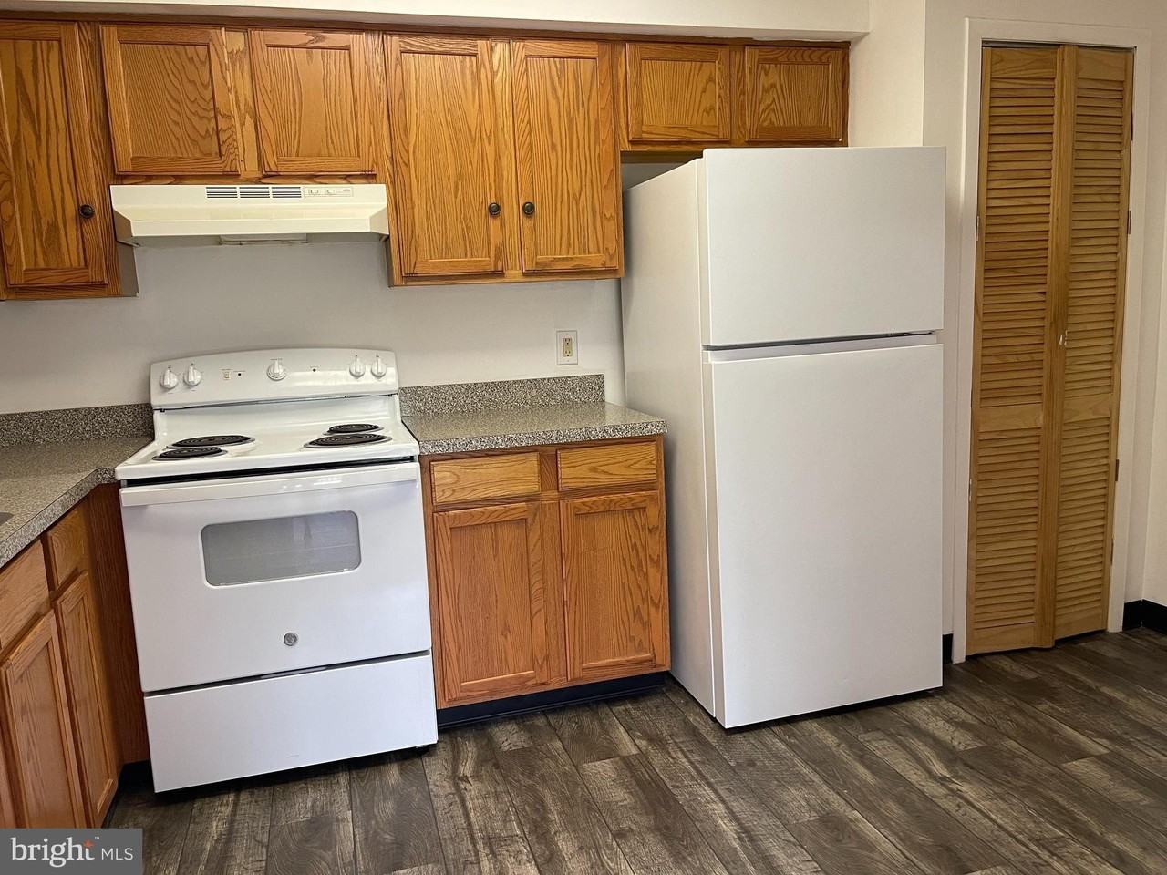 2309 Sayre Dr - Photo 7 of 11